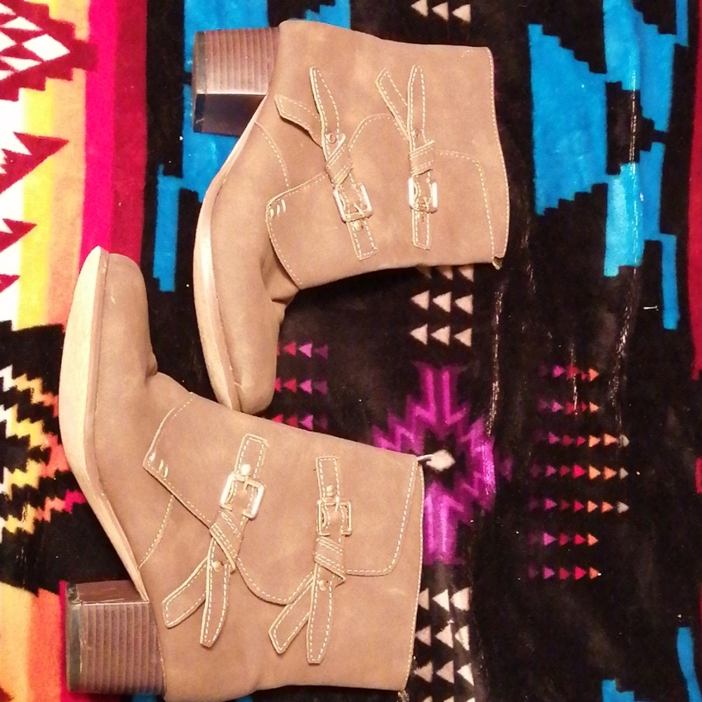 Ankle boots
